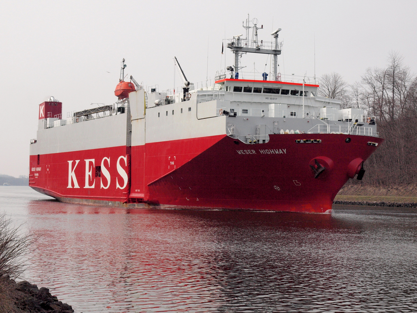 roro - Schiff WESER HIGHWAY auf dem Nord-Ostsee-Kanal