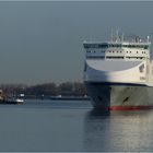 RoRo/Cargo Ferry YASMINE und im Hintergrund die AEGIER