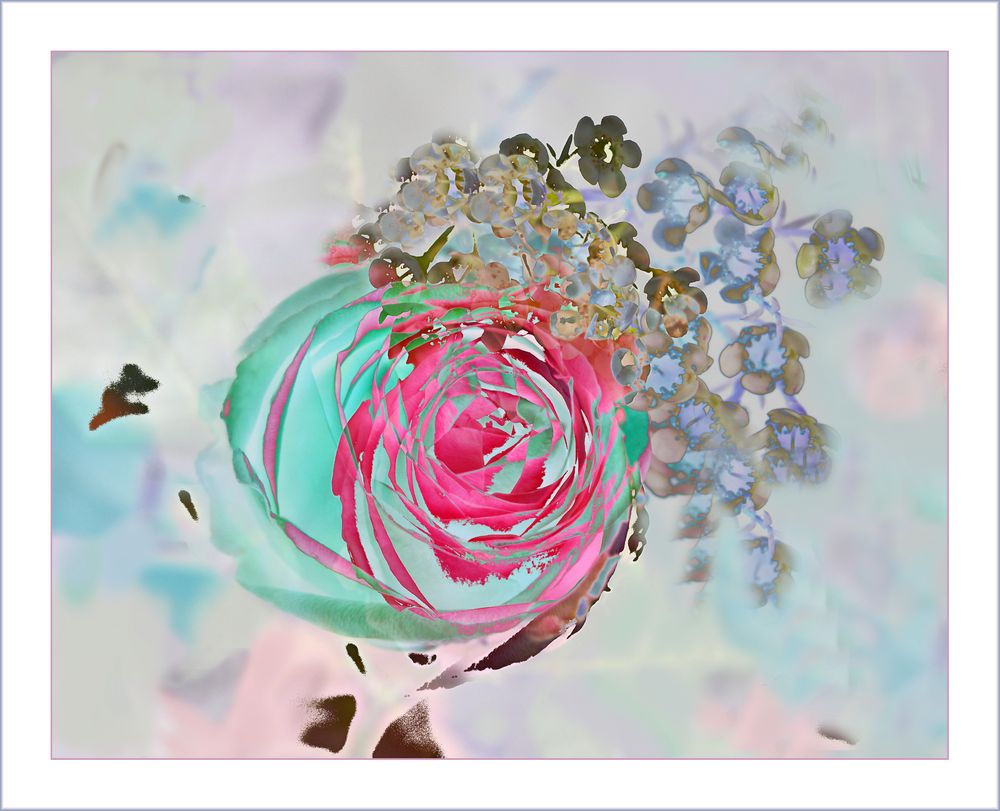 Rosa con florcillas
