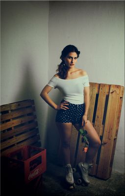 “Rosa-fría, patinadora de la luna”.