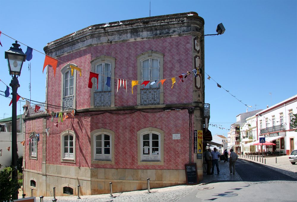 "Rosa Haus in Silves"