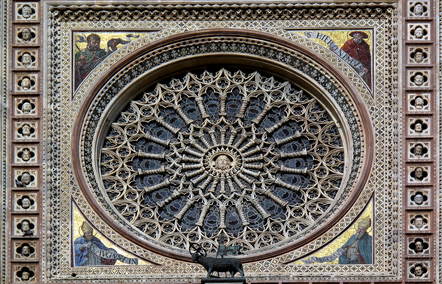 Rosace principale de la cathédrale Santa Maria del Fiore à florence