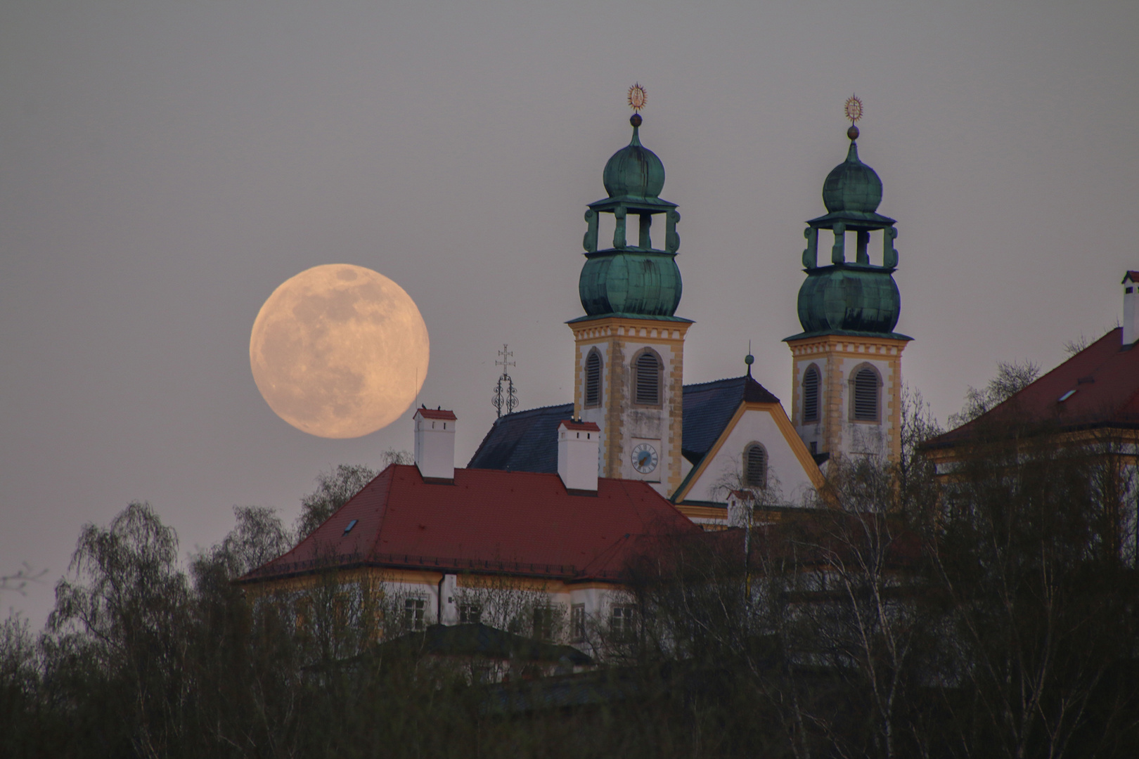 Rosamond mit Kloster Maria-Hilf