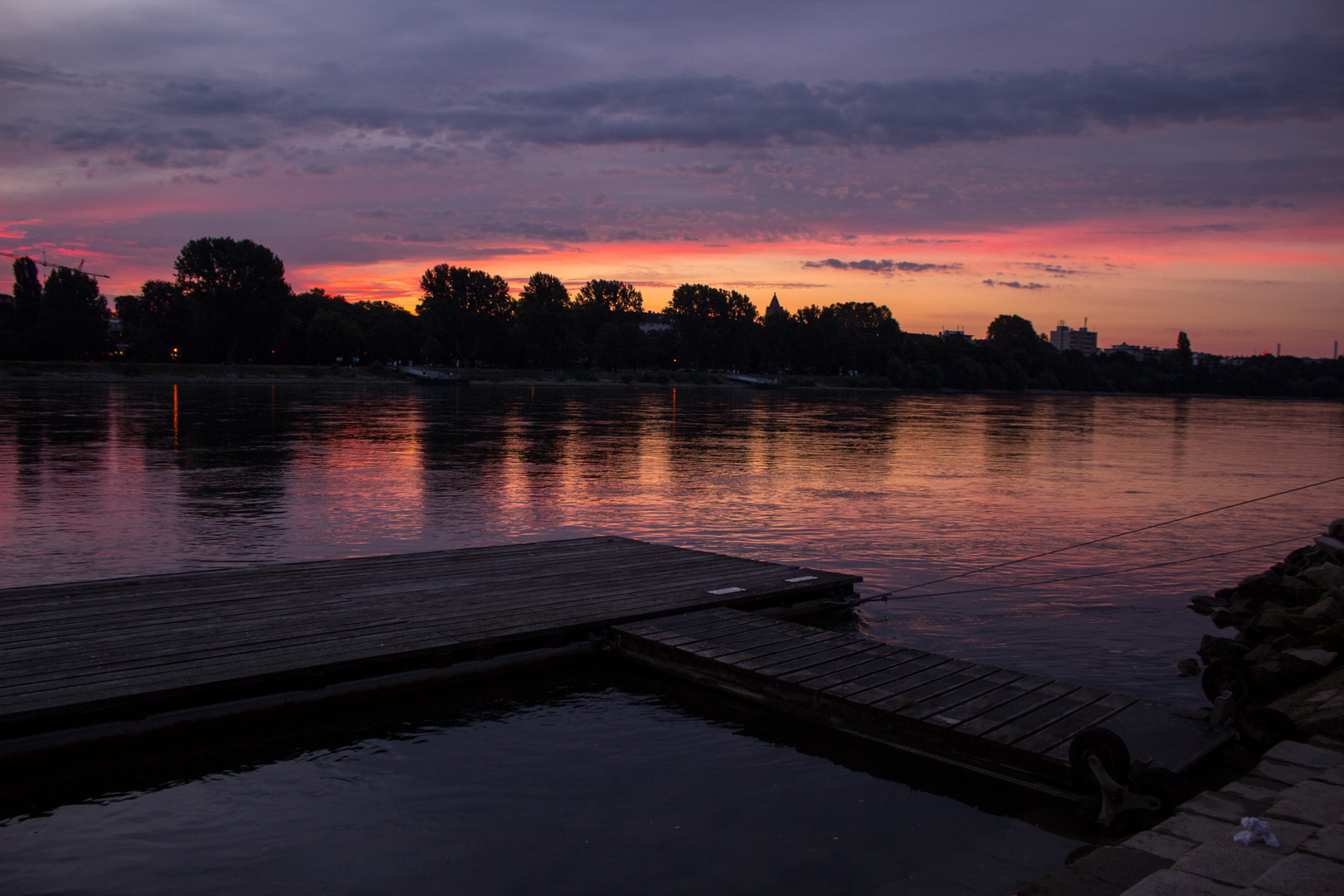 Rosarot leuchtet der Himmel