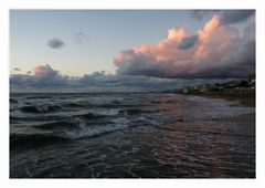 rosarote Wolke über San Vincenzo