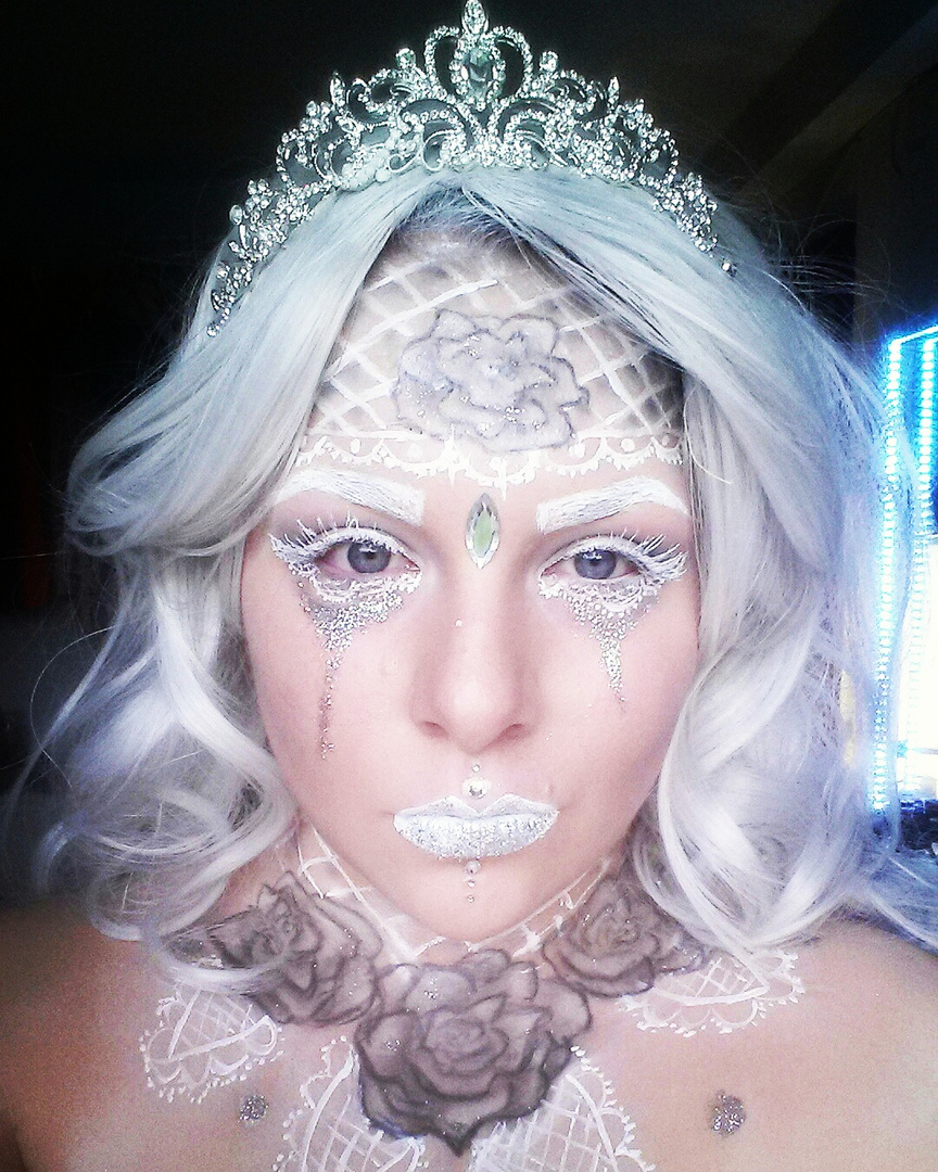 Rose Queen Make-up