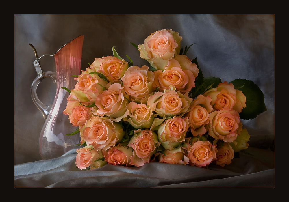 Rosen und Ururgroßmütterchens Saftkrug.... - Roses and great-great-grandma's...