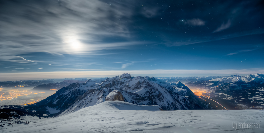 * Rosenböden: Vollmond über dem Gamsberg *