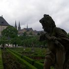 Rosengarten Blick zum Kloster St. Michael