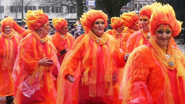 Rosenmontagsumzug 2024 in Münster - Hitrup heizt ein