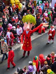 Rosenmontagszug von oben - 2 -