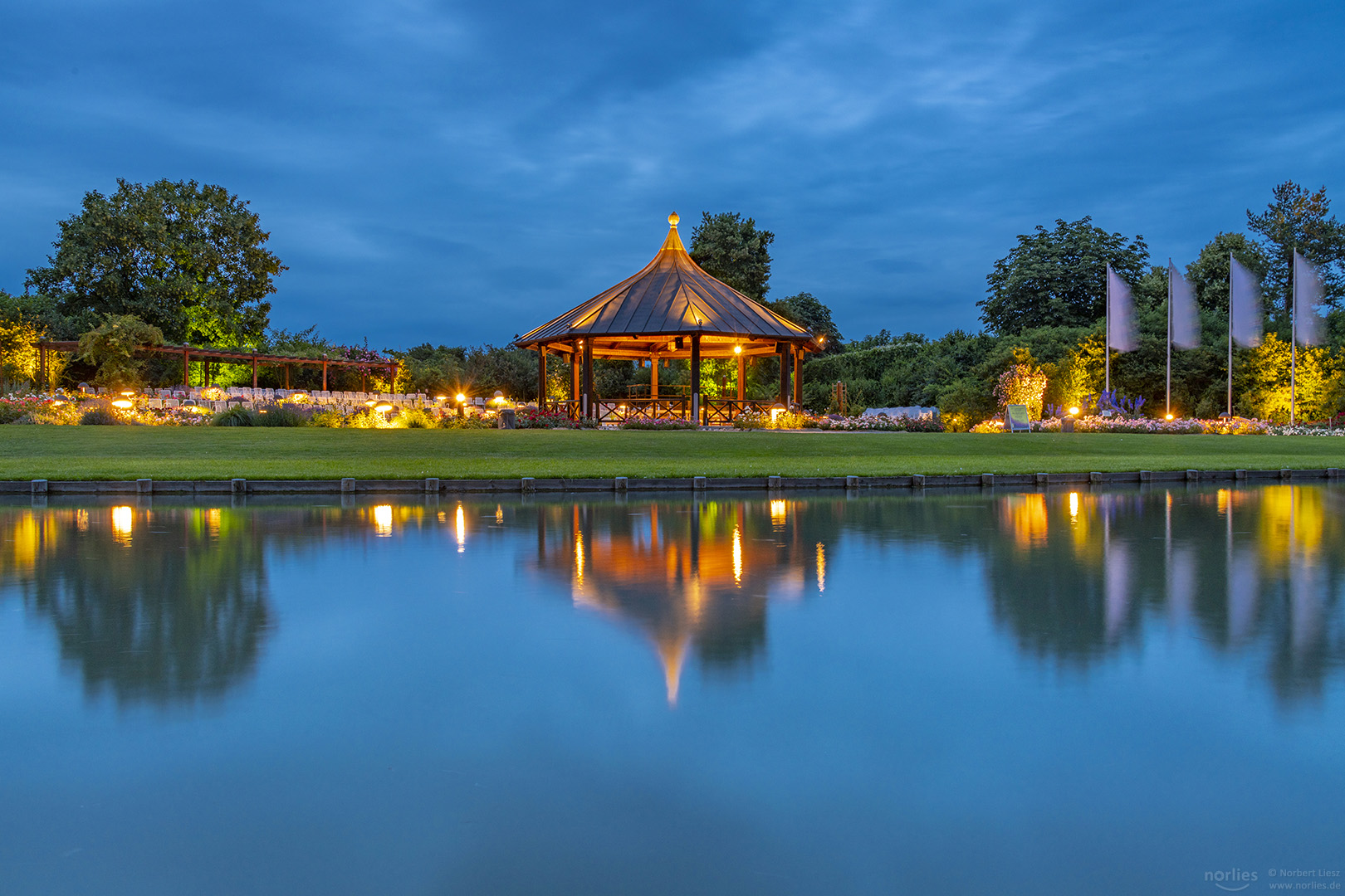 Rosenpavillon Lichtzauber