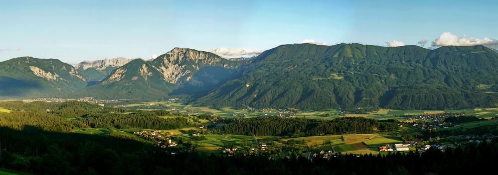 Rosental mit Karawanken vom Plöschenberg aus gesehen Kärnten