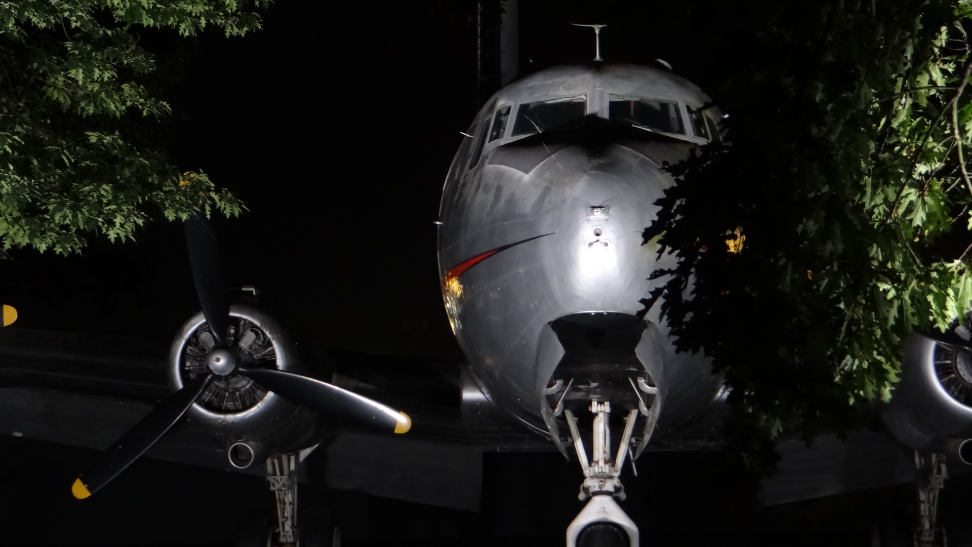 "Rosinenbomber" vorm Frankfurter Flughafen