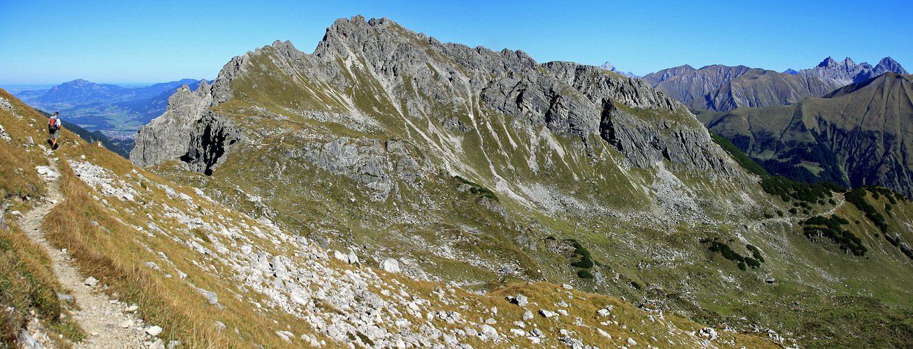 Roßgundkopf 2139 m und Roßgundscharte 2005 m