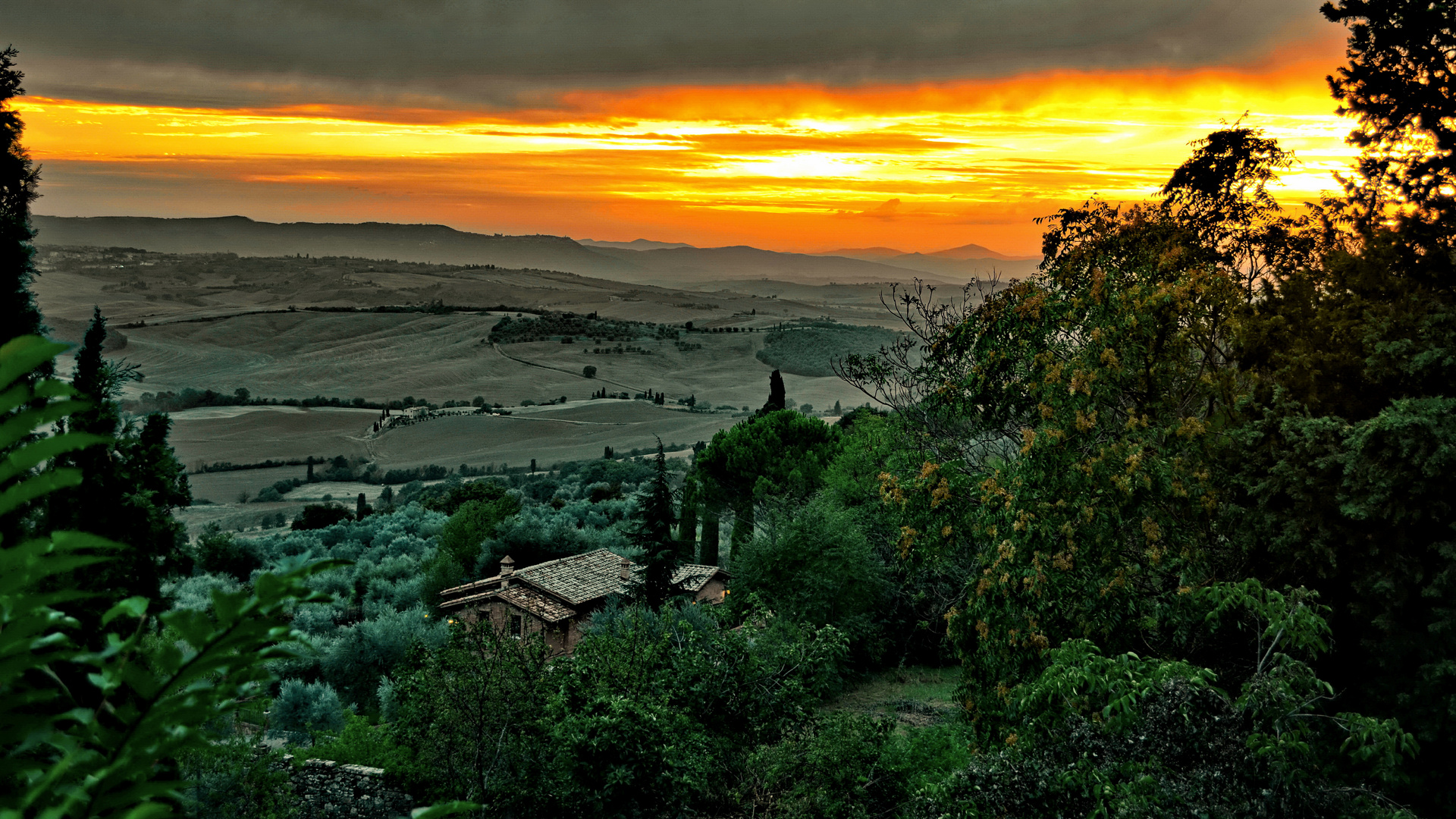 Rosso di sera a Pienza