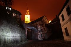 Rosspforte Tangermünde bei Nacht, Blickrichtung Innenstadtkern