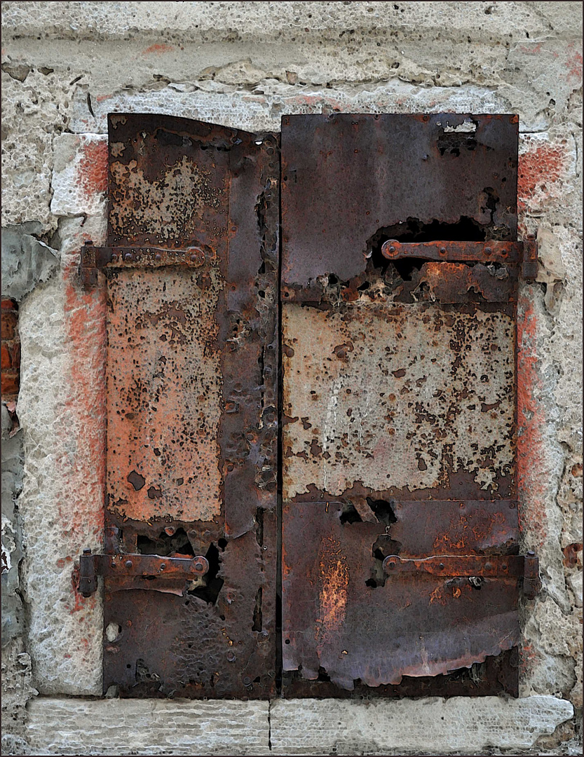 Rost frißt Fensterladen