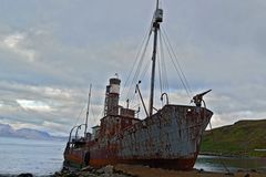 Rostendes Walfangschiff, ein Mahnmal