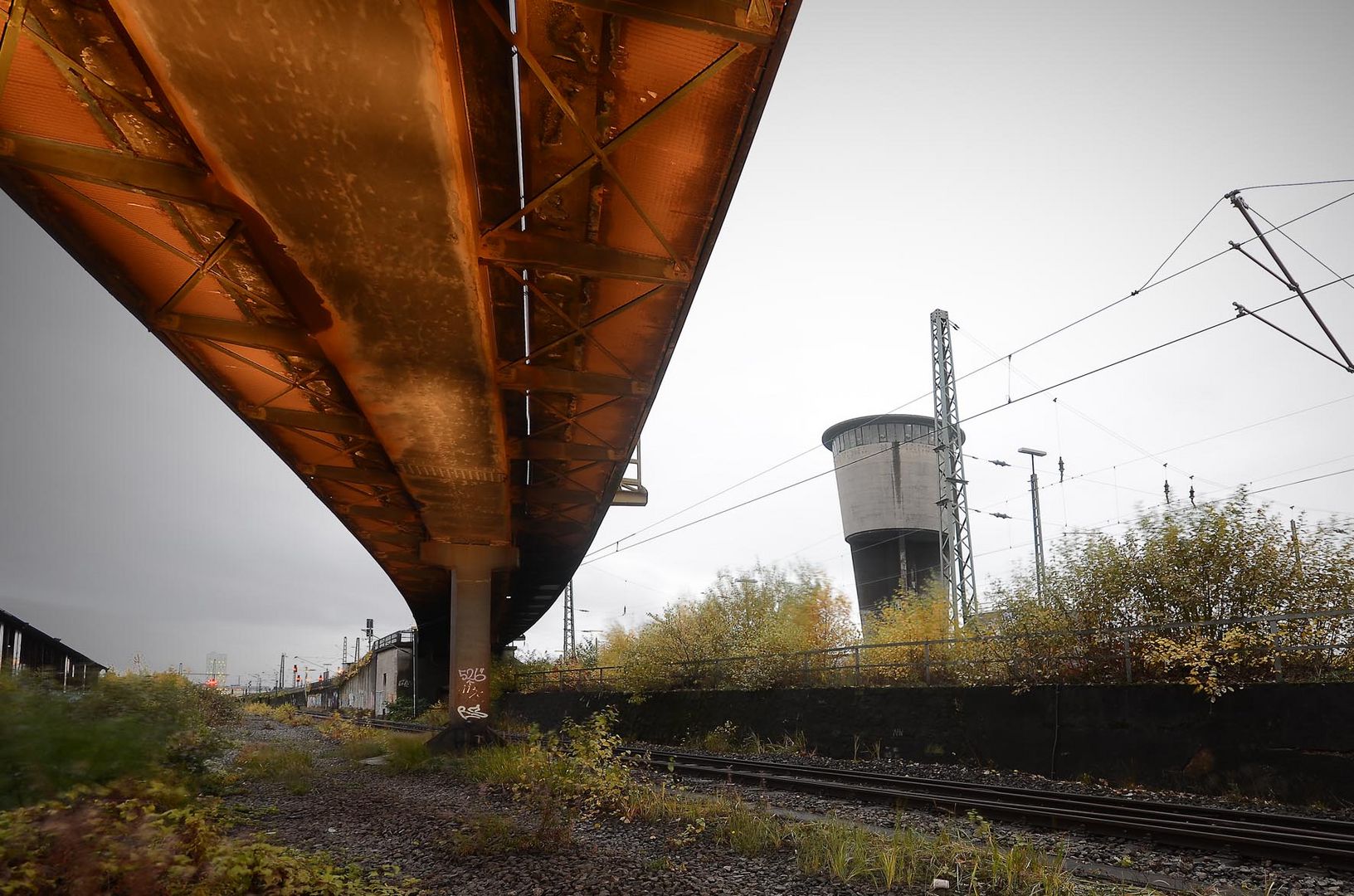 Rostige IC-Brücke auf dem ehemaligen Güterbahnhof Altona