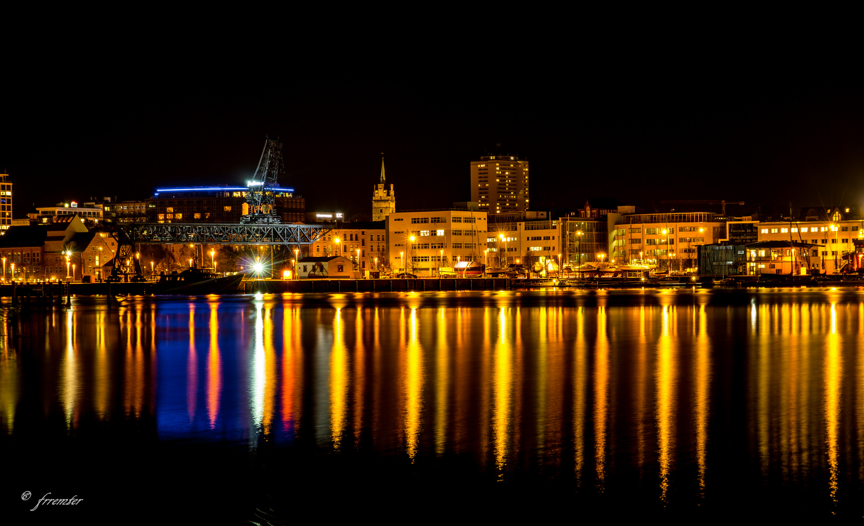 Rostock bei Nacht