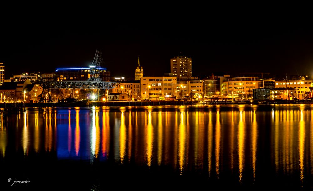 Rostock bei Nacht