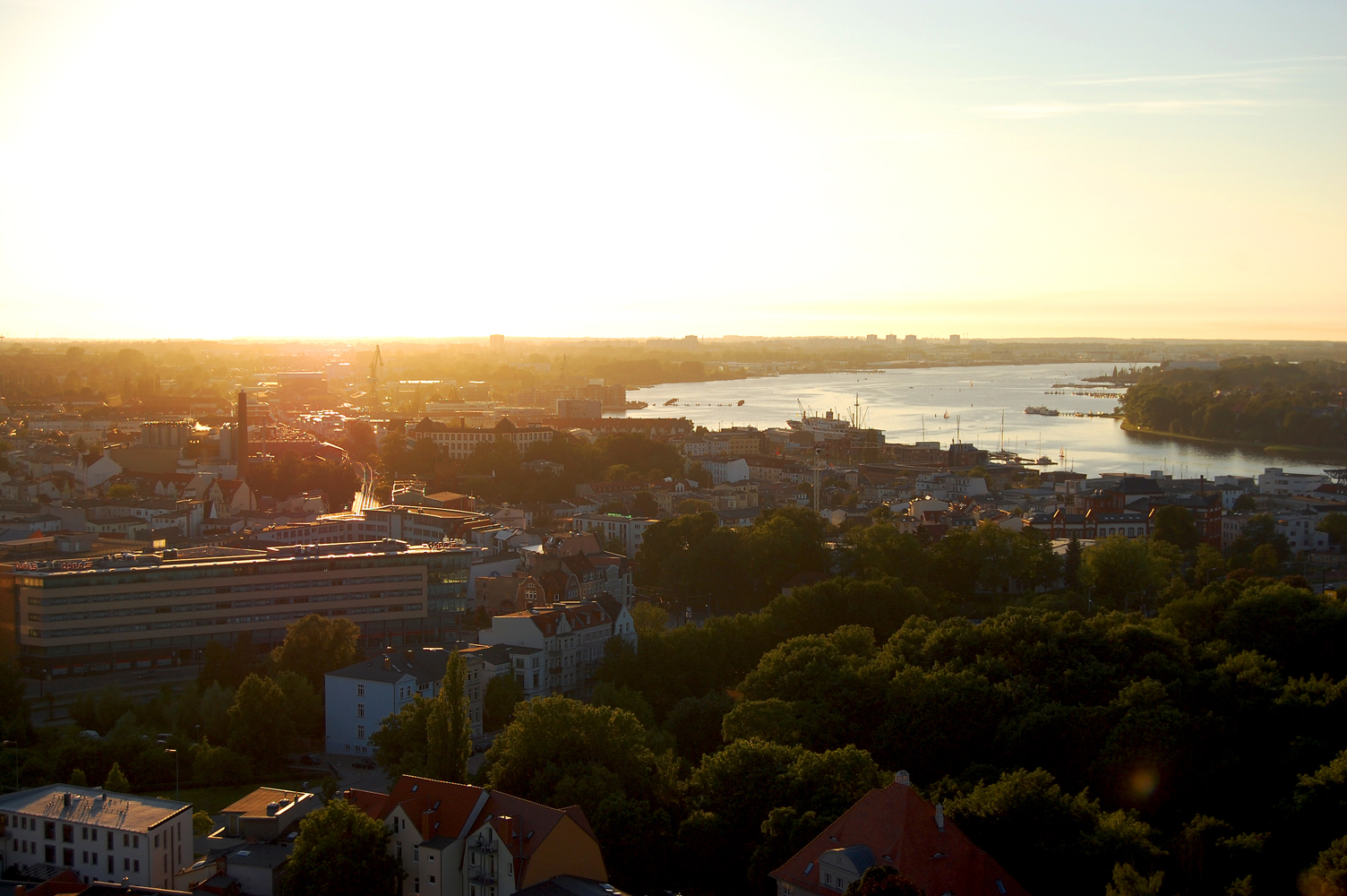 Rostock- Blick auf den Stadthafen