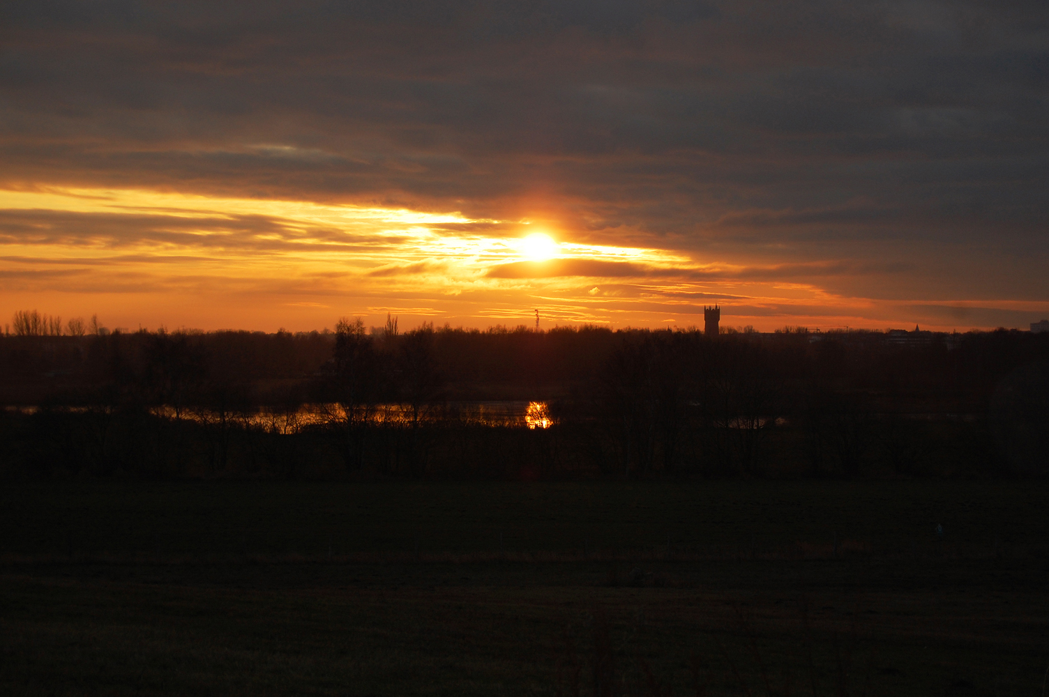 Rostock- Blick auf Warnow und Wasserturm