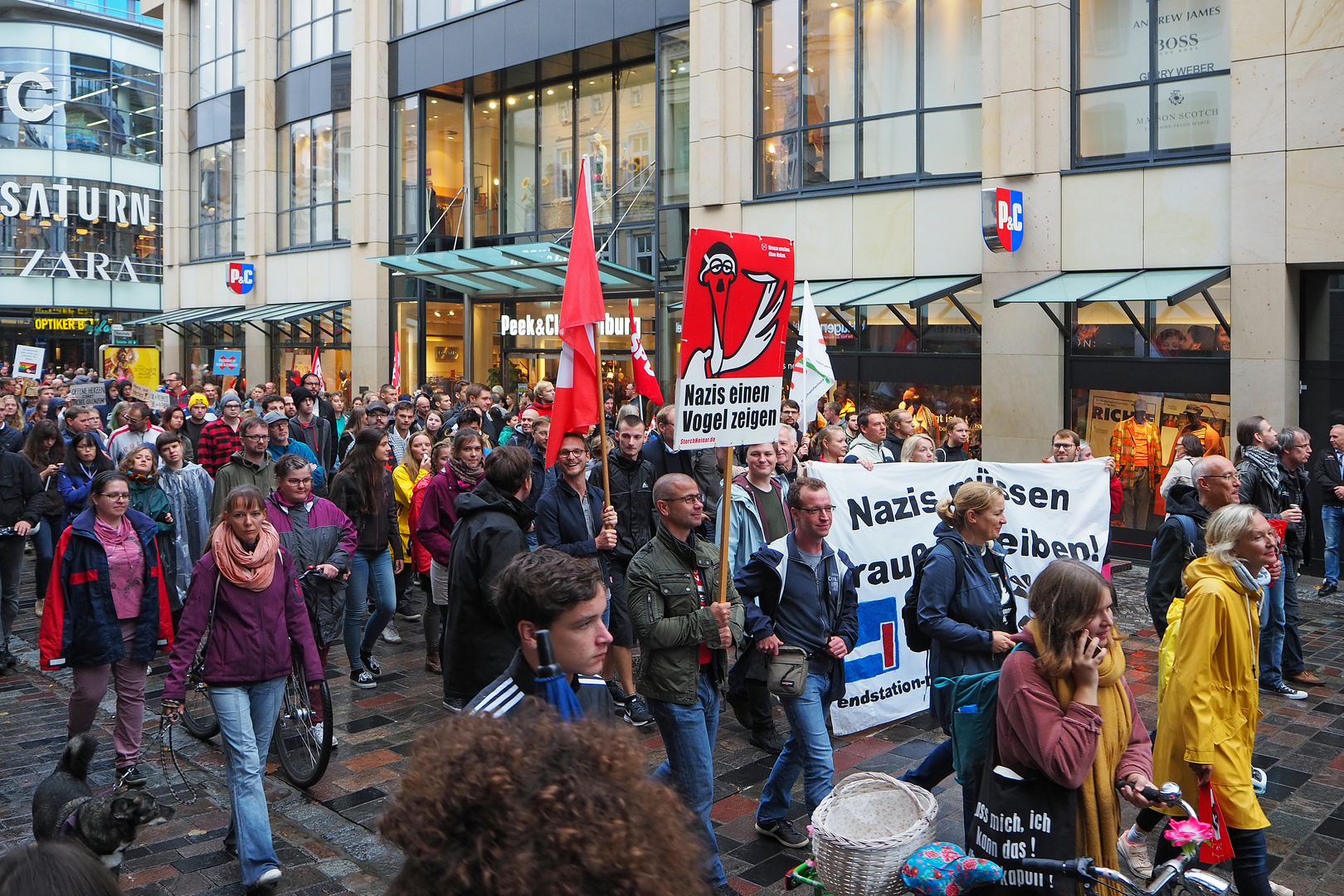 Rostock demonstriert friedlich (12)