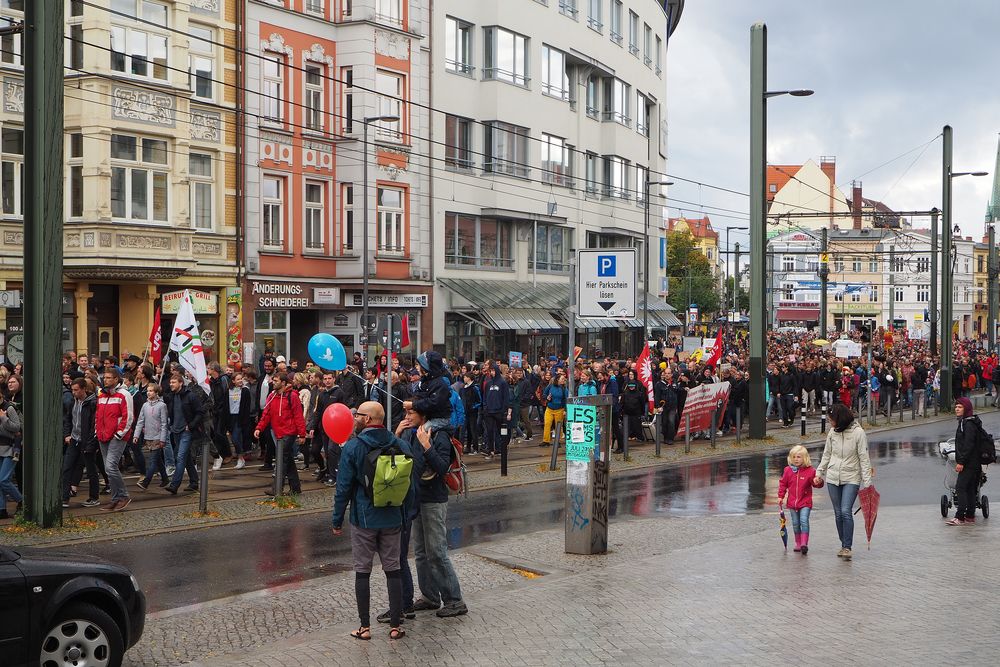 Rostock demonstriert friedlich (9)