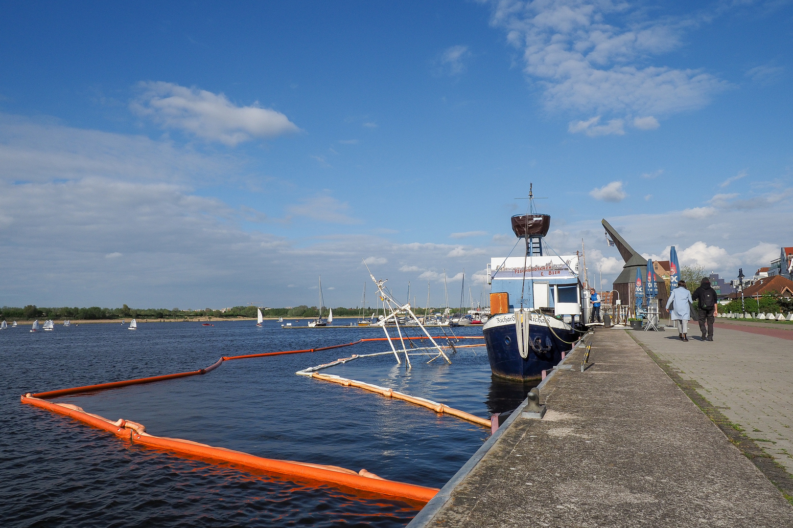 Rostock: Fischkutter gesunken - komplizierte Bergung