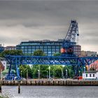 Rostock-Gehlsdorf... Blick über die Warnow auf den Brückenkran aus den 1950er Jahren