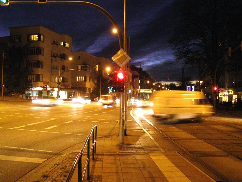 rostock hat nachts gelbe strassen