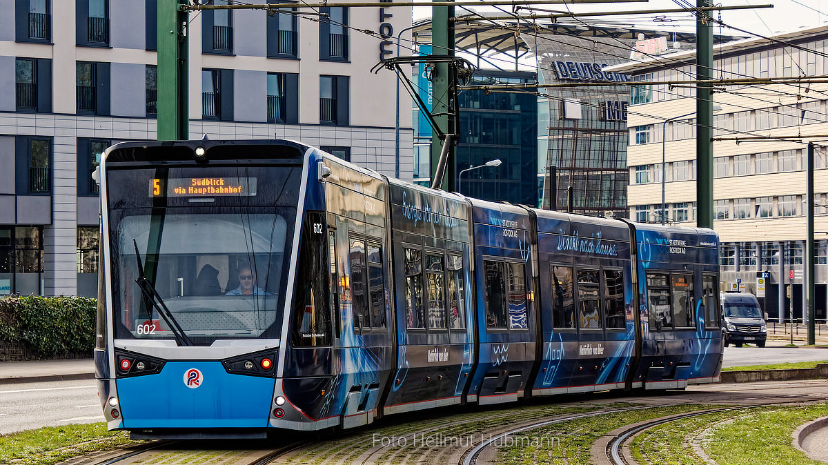 ROSTOCK - TRAM IN BLAUEM STYLING