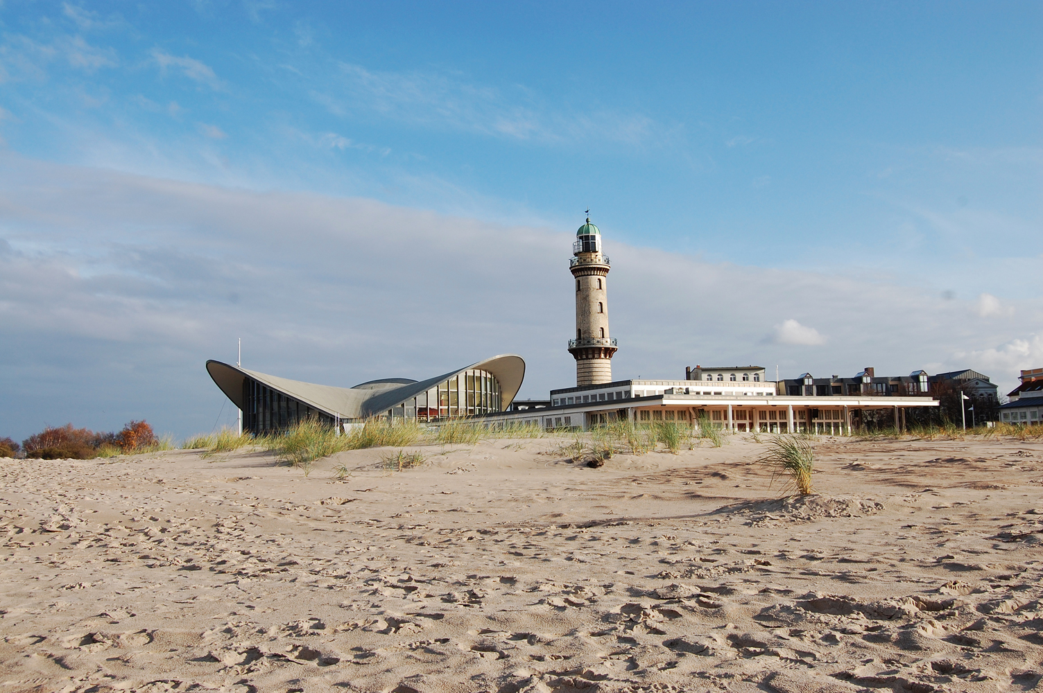 Rostock- Warnemünde: Leuchtturm und Teepott