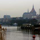 Rostocker Stadthafen im Februar gesehen vom Gehlsdorfer Ufer