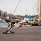 Rostocker Windsurfer an Land