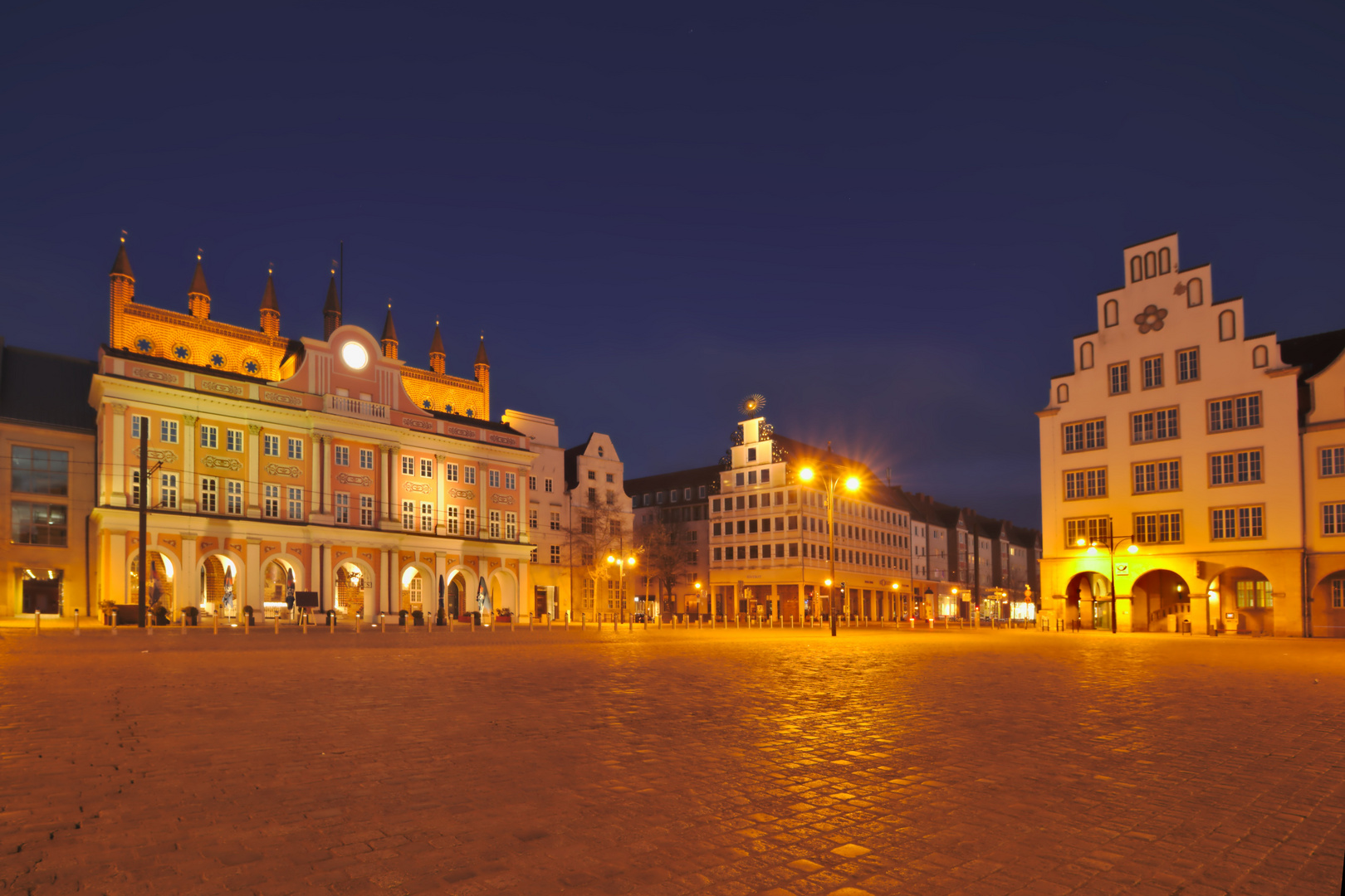 Rostock's neuer Markt in den frühen Abendstunden