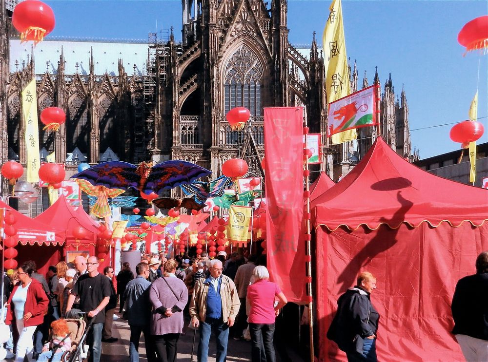 Rot am Kölner Dom