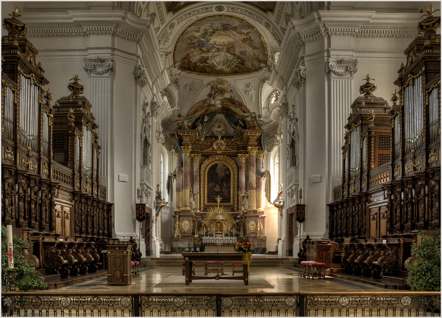 Rot an der Rot-Klosterkirche St Verena.