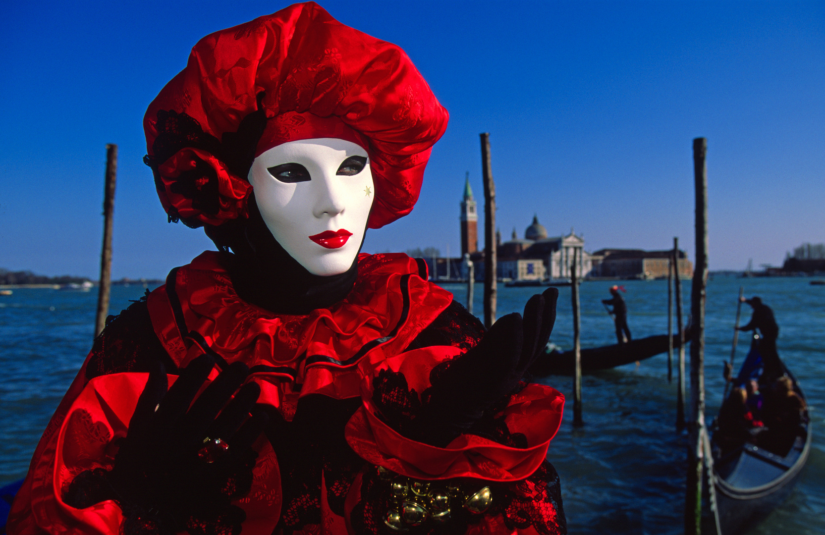 Rot auf blau in Venedig