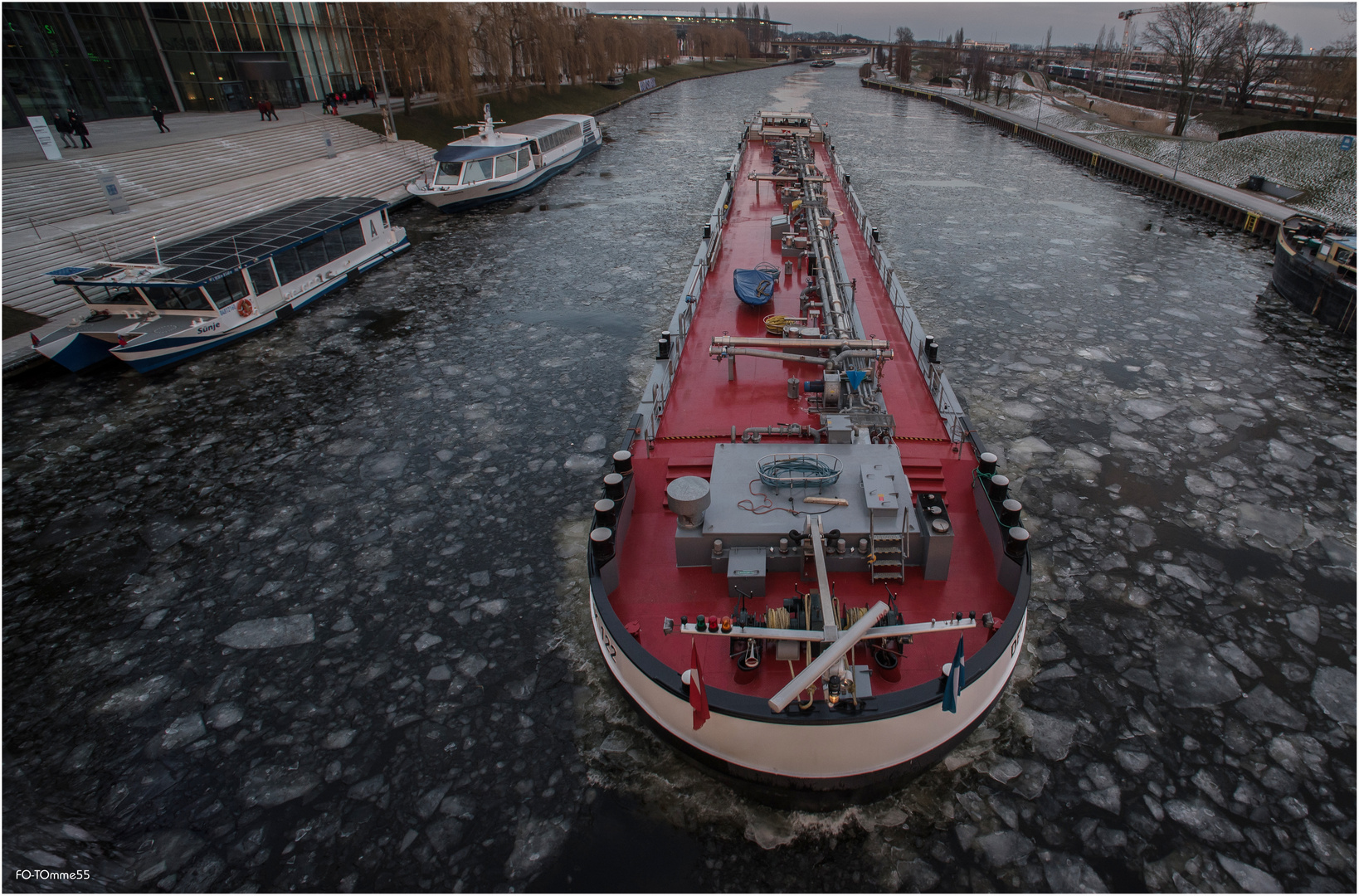 Rot auf dem Kanal