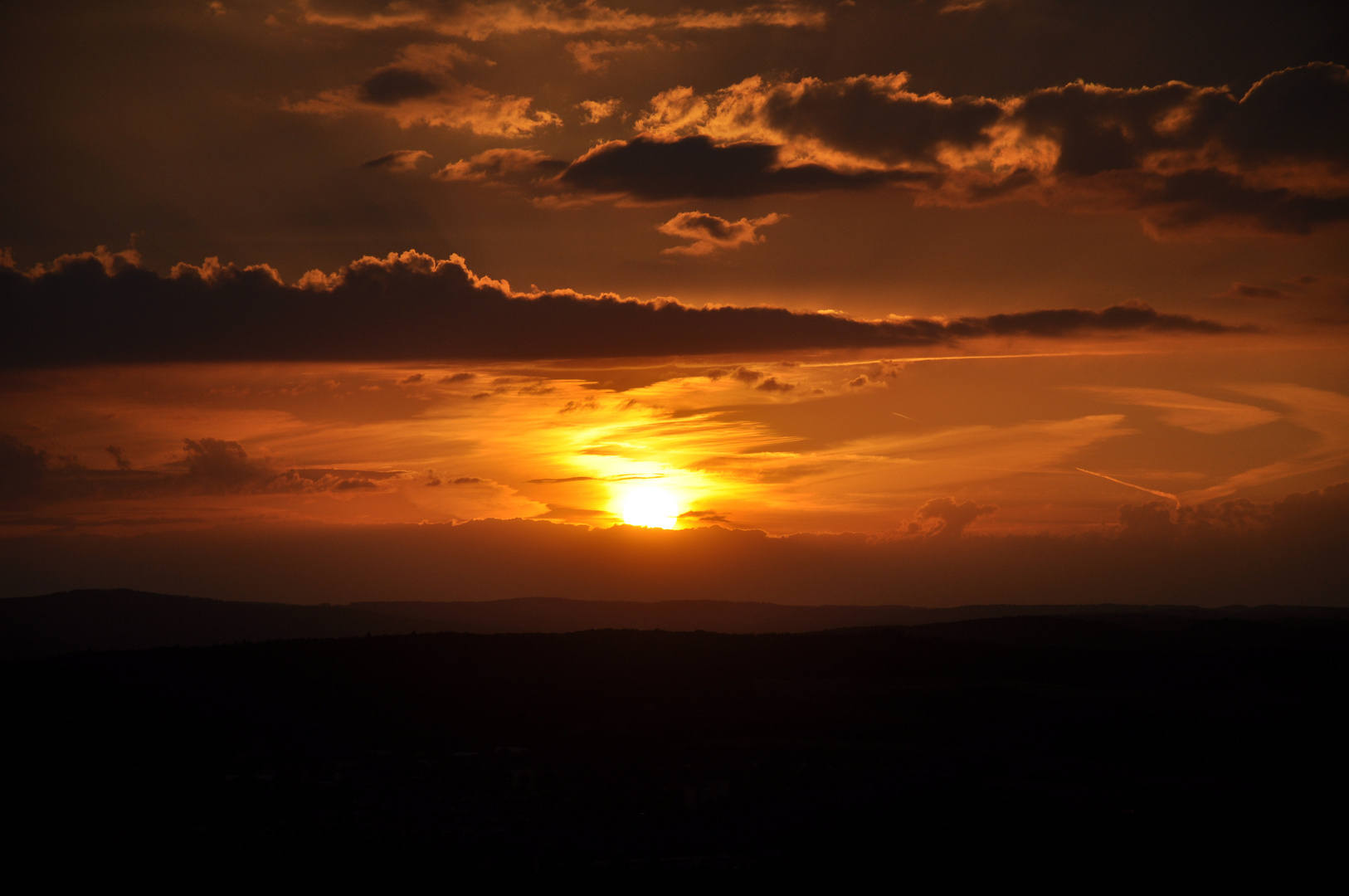 rot gelber Himmel