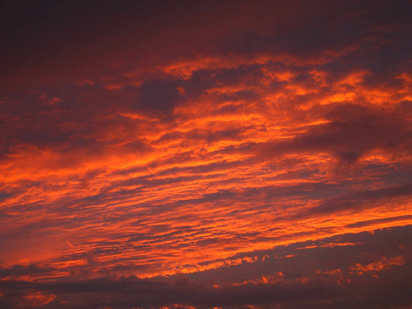 "Rot-lila Wolkendecke"