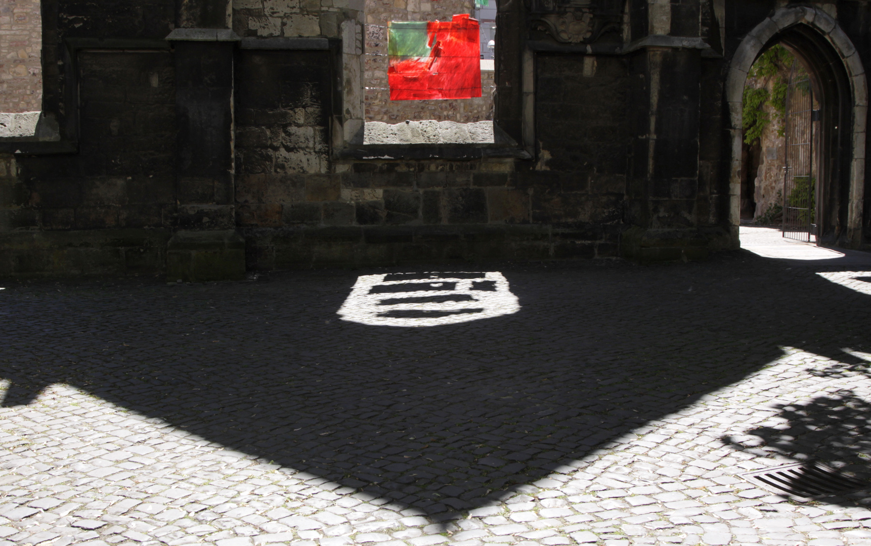 rot mit schatten