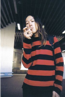 rot-schwarz gestreift