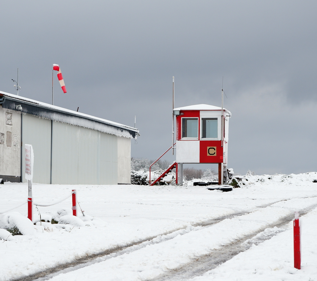 Rot und Weiß - auf dem Segelflugplatz