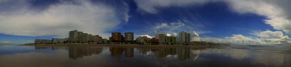 Rota (Cádiz) cityscape from the beach