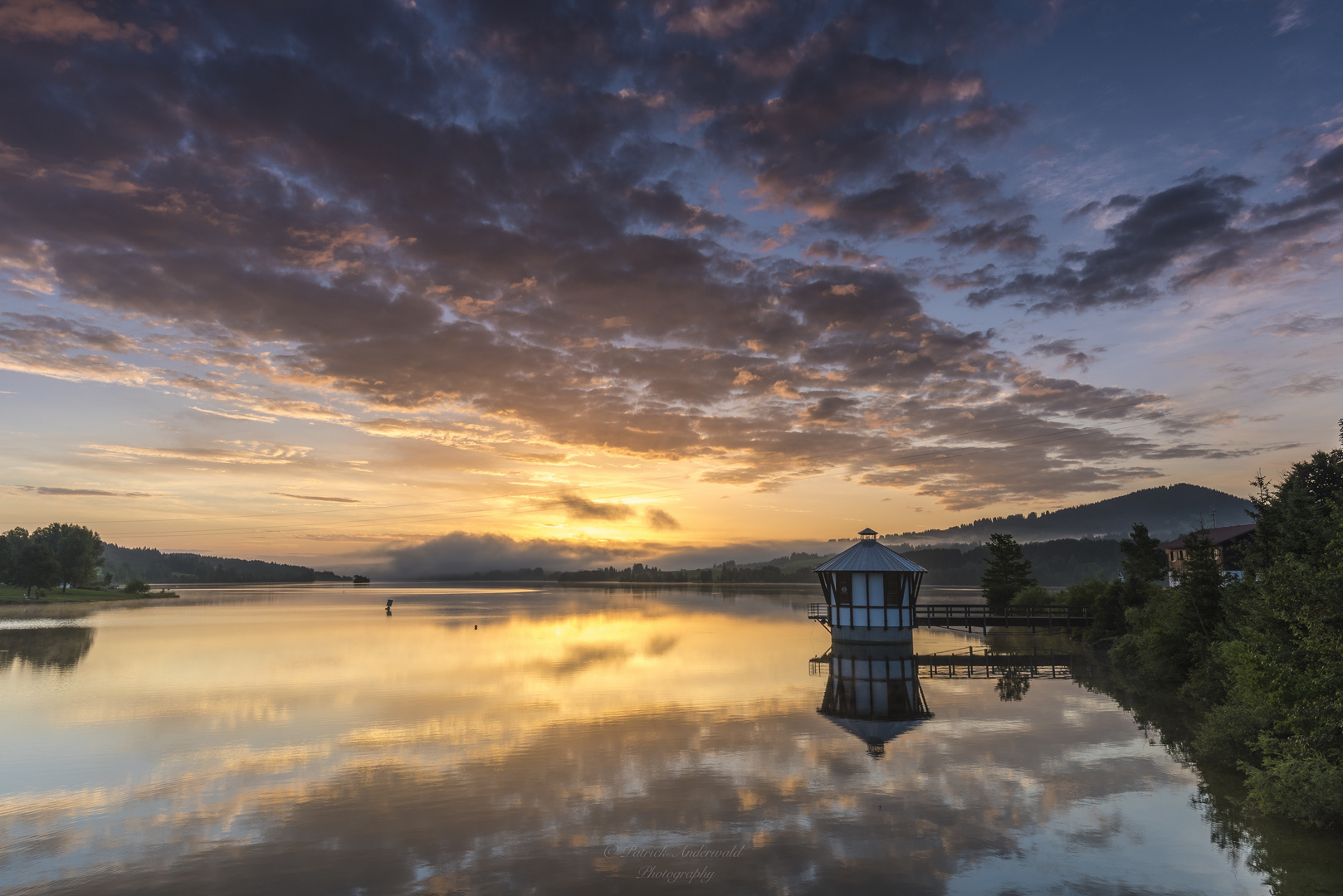 Rotachspeicher bei Sonnenaufgang 