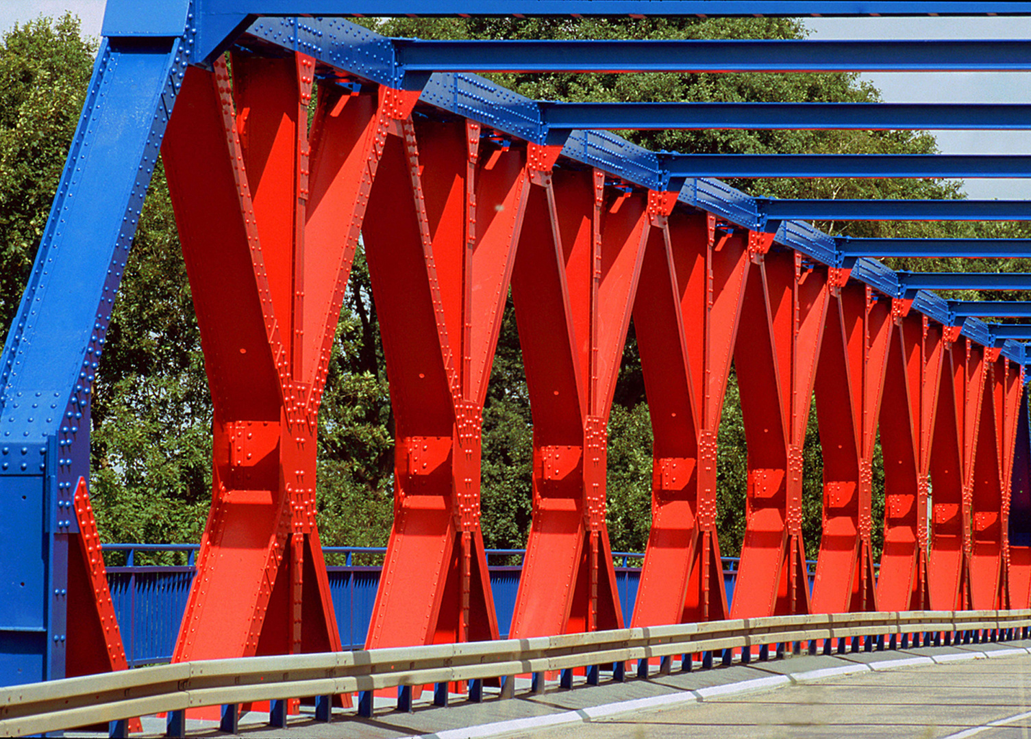  Rotblaue Brücke